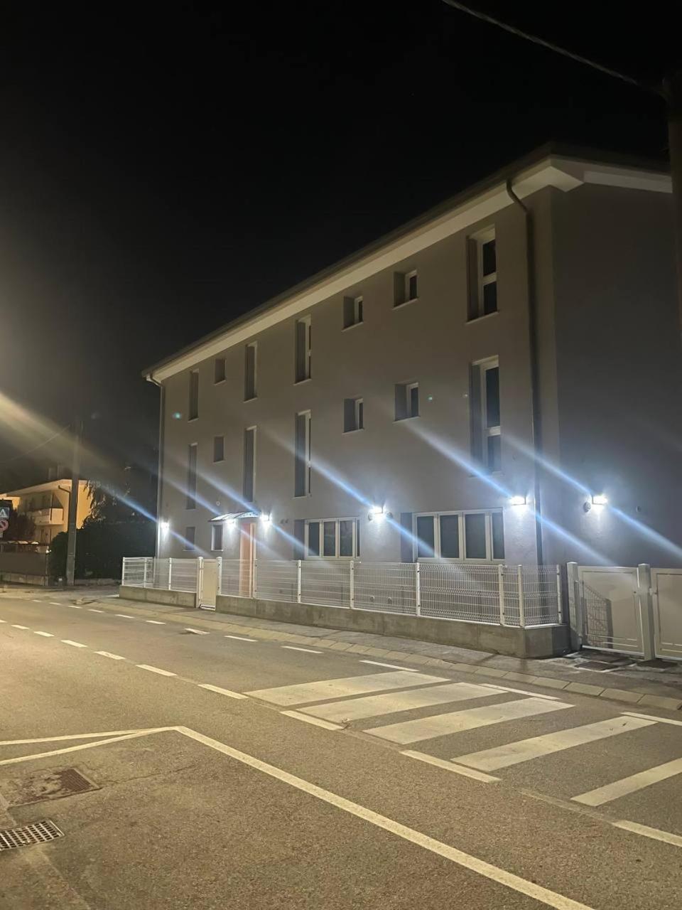 Garibaldi 16 Room Legnaro Exterior foto